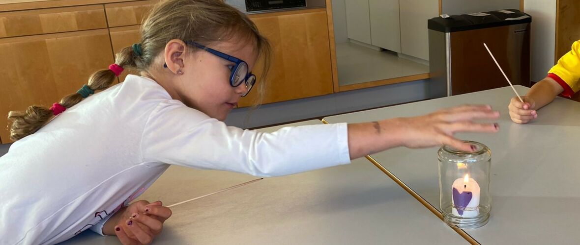 KIGA Rosenlächer: Licht leuchtet in der Dunkelheit KIGA Rosenlächer: Licht leuchtet in der Dunkelheit