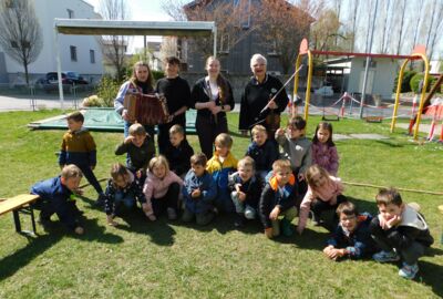 KIGA Wiesenrain: Musikalischer Besuch der 2.