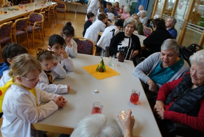 KIGA Rosenlächer: Junge Forscher im Seniorenheim KIGA Rosenlächer: Junge Forscher im Seniorenheim