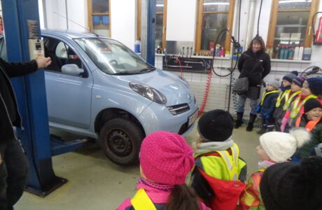 KIGA Augarten: In der Autowerkstatt KIGA Augarten: In der Autowerkstatt