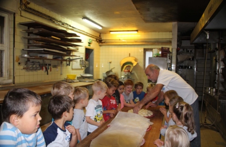 KIGA Wiesenrain: Backe, backe Kuchen ....