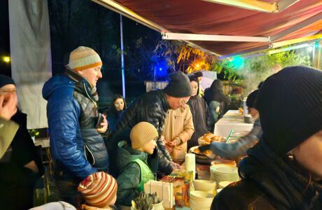 KIGA Engelbach: Laternen leuchten durch die Nacht KIGA Engelbach: Laternen leuchten durch die Nacht