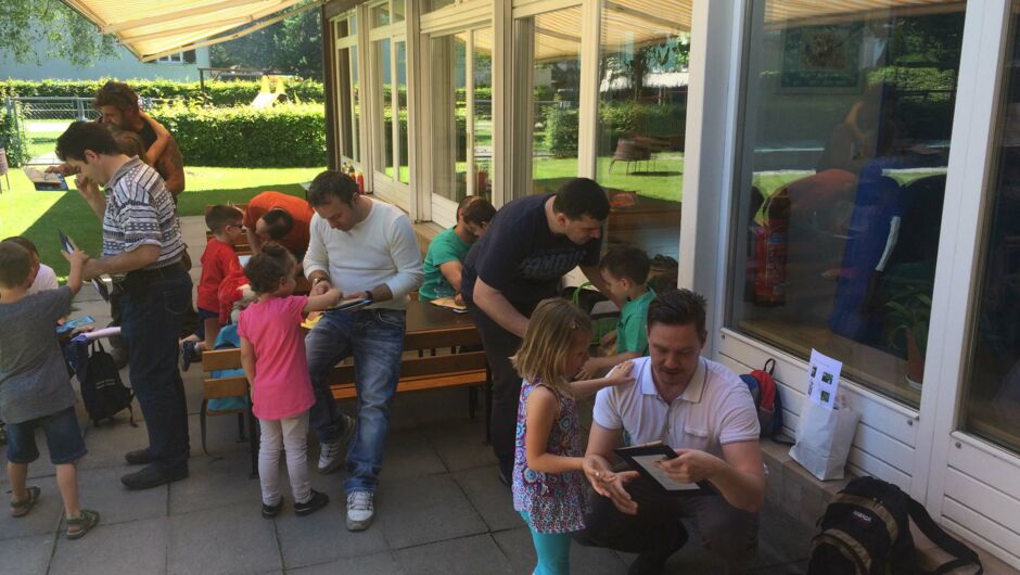 KIGA Rotkreuz: Papa im Kindi KIGA Rotkreuz: Papa im Kindi