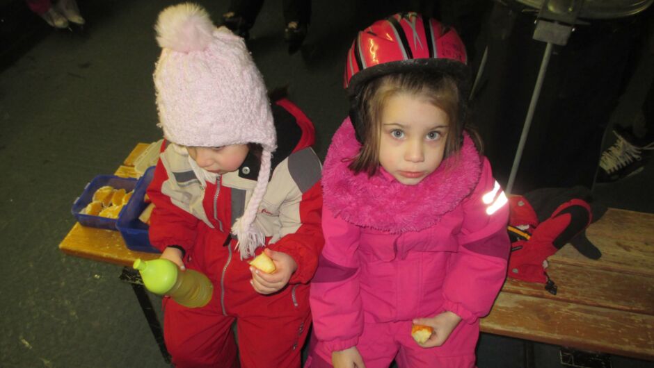 KIGA Augarten fährt Schlittschuh KIGA Augarten fährt Schlittschuh