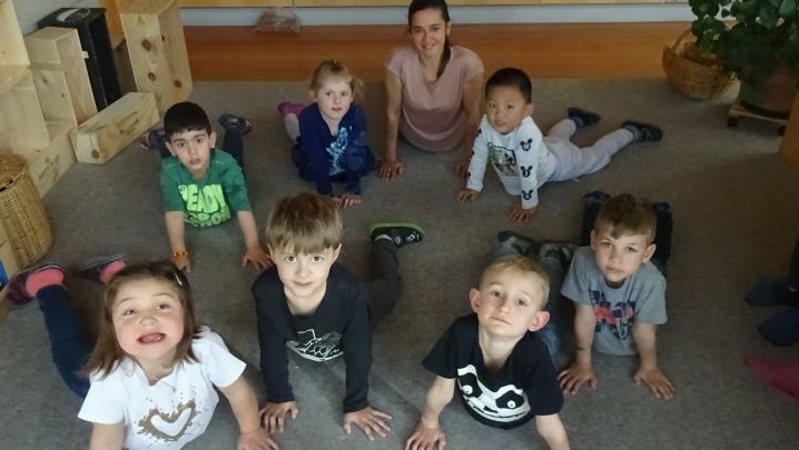 KIGA Rosenlächer im Yogafieber KIGA Rosenlächer im Yogafieber