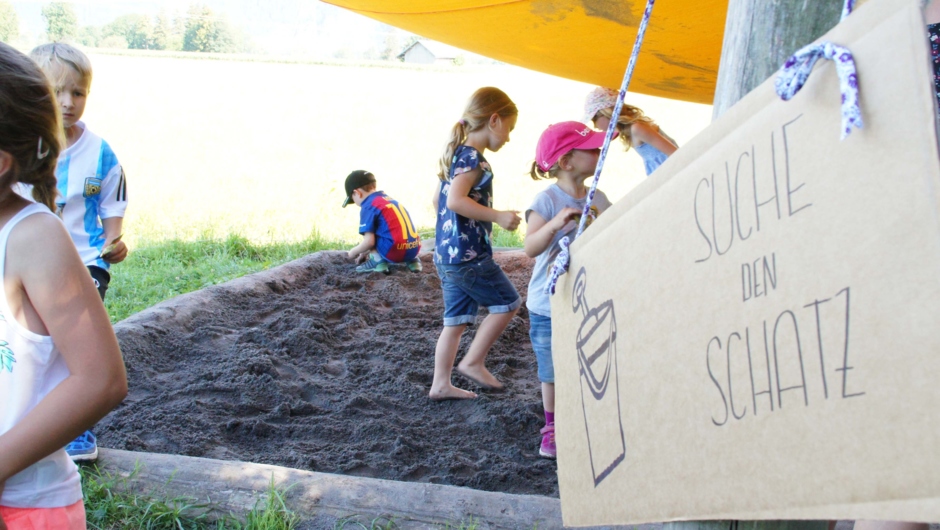 Familienzeit im Riedkindi Familienzeit im Riedkindi