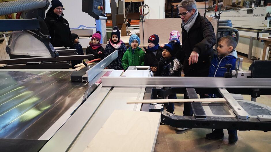 KIGA Rotkreuz: Wer will fleißige Handwerker sehen? KIGA Rotkreuz: Wer will fleißige Handwerker sehen?