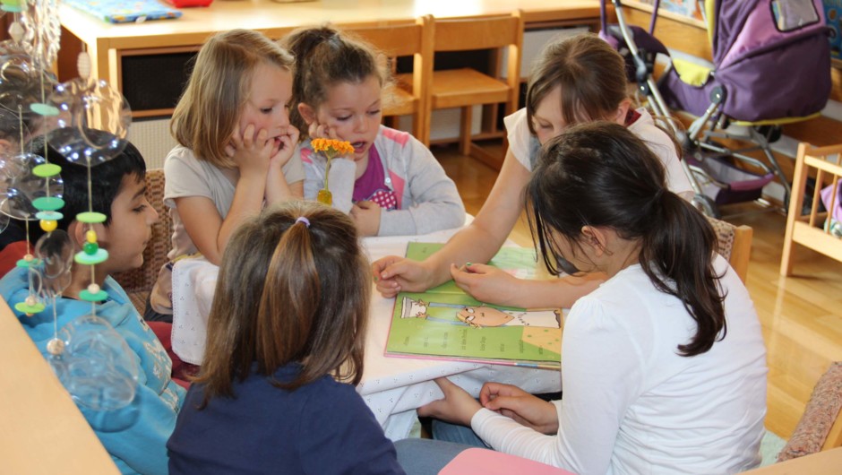 KIGA Rotkreuz - Schüler lesen vor