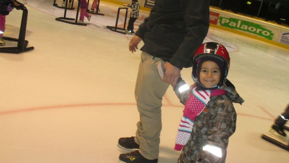 KIGA Augarten fährt Schlittschuh KIGA Augarten fährt Schlittschuh