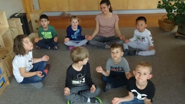 KIGA Rosenlächer im Yogafieber KIGA Rosenlächer im Yogafieber