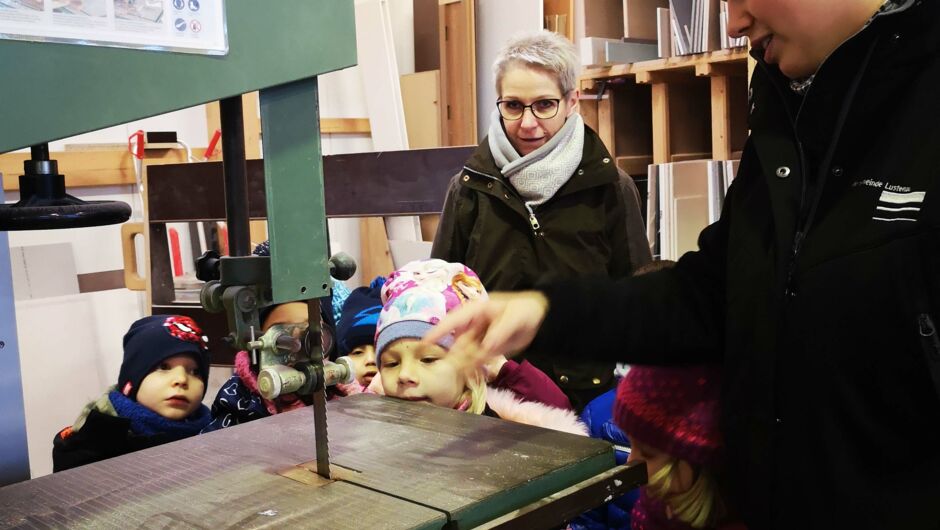 KIGA Rotkreuz: Wer will fleißige Handwerker sehen? KIGA Rotkreuz: Wer will fleißige Handwerker sehen?