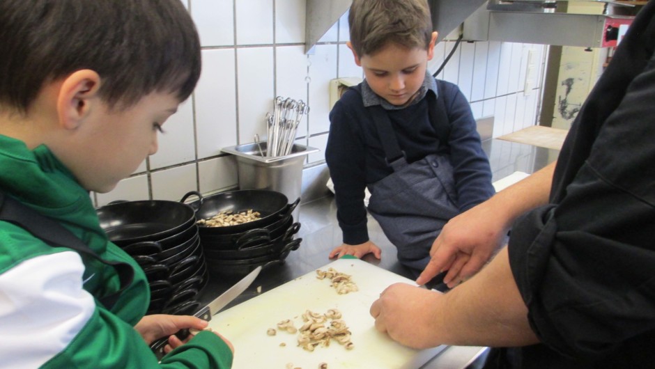 KIGA Hasenfeld: In der Küche ist was los.