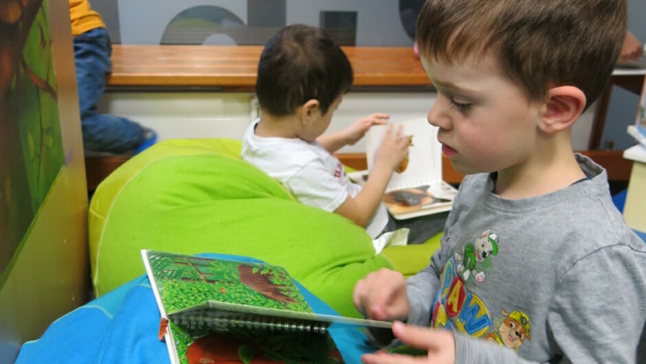 KIGA Am Schlatt: "Auf die Bücher! fertig! los!" KIGA Am Schlatt: "Auf die Bücher! fertig! los!"