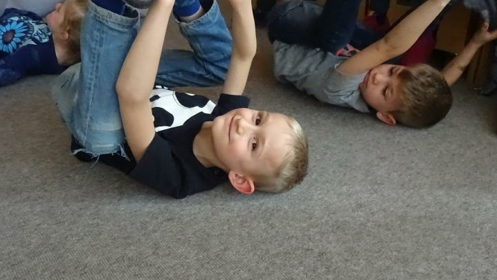 KIGA Rosenlächer im Yogafieber KIGA Rosenlächer im Yogafieber