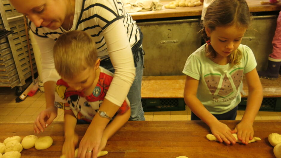 KIGA Am Schlatt zu Besuch beim Dorfbeck KIGA Am Schlatt zu Besuch beim Dorfbeck