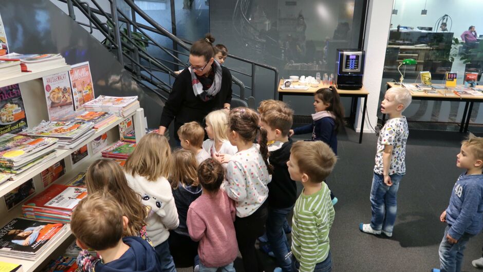 KIGA Am Schlatt: "Auf die Bücher! fertig! los!" KIGA Am Schlatt: "Auf die Bücher! fertig! los!"
