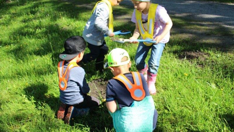 KIGA Wiesenrain: Auf den Spuren des Maulwurfes