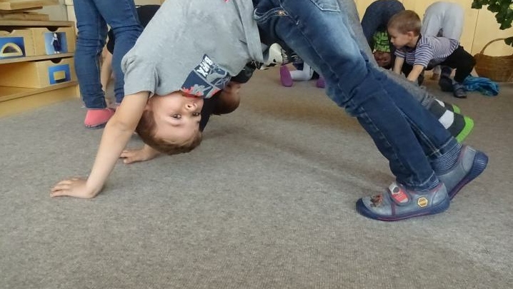 KIGA Rosenlächer im Yogafieber KIGA Rosenlächer im Yogafieber
