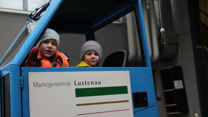 KIGA Wiesenrain: Auf schnellen Kufen unterwegs KIGA Wiesenrain: Auf schnellen Kufen unterwegs