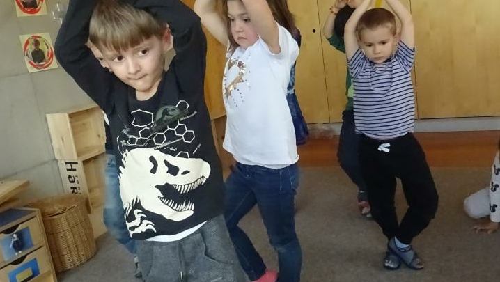 KIGA Rosenlächer im Yogafieber KIGA Rosenlächer im Yogafieber