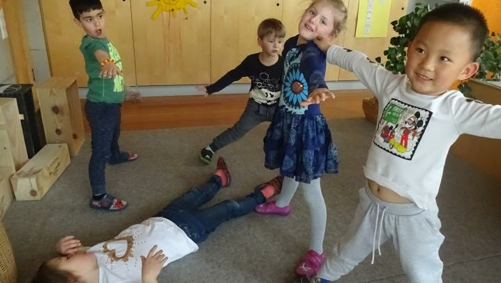 KIGA Rosenlächer im Yogafieber KIGA Rosenlächer im Yogafieber