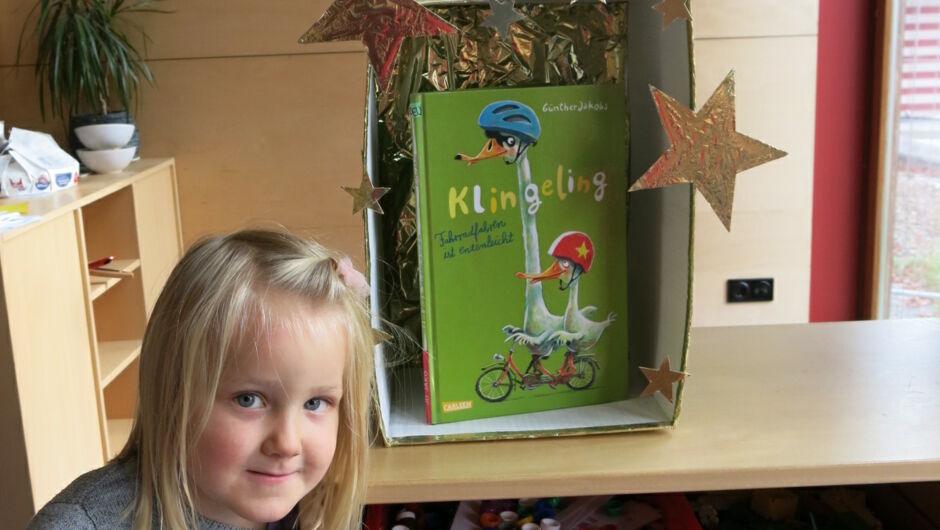 KIGA Am Schlatt: "Auf die Bücher! fertig! los!" KIGA Am Schlatt: "Auf die Bücher! fertig! los!"