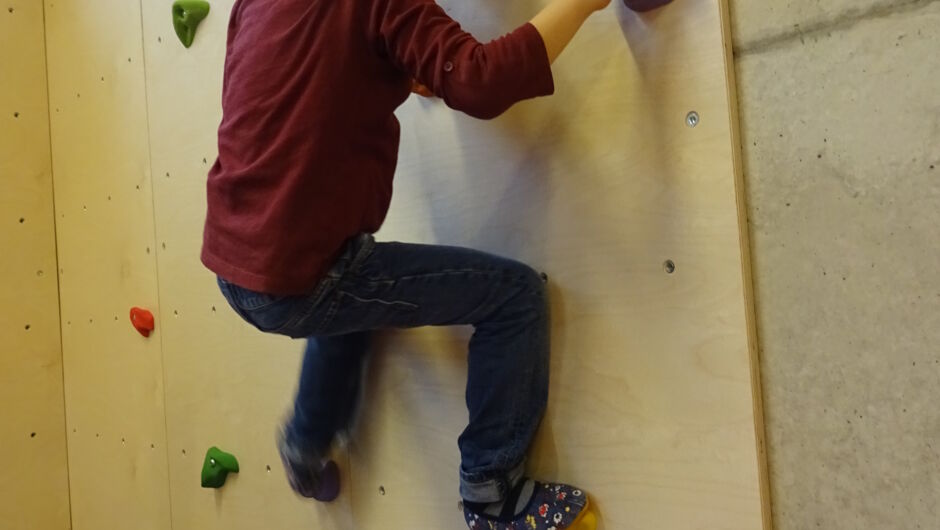 KIGA Rosenlächer bekommt eine Kletterwand KIGA Rosenlächer bekommt eine Kletterwand