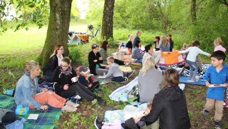 KIGA Wiesenrain: Muttertagspicknick KIGA Wiesenrain: Muttertagspicknick