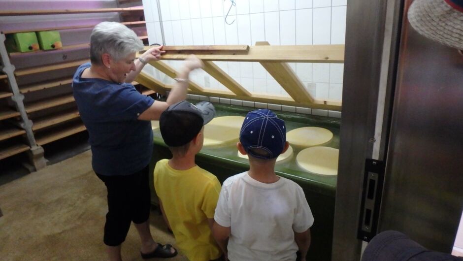 Riedkindi ist uf da Alpa doba Riedkindi ist uf da Alpa doba