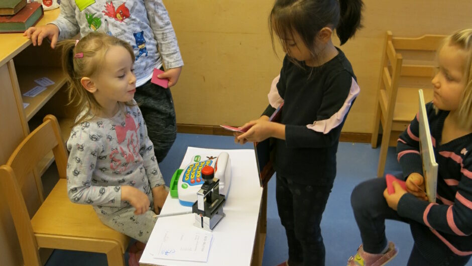 KIGA Am Schlatt: "Auf die Bücher! fertig! los!" KIGA Am Schlatt: "Auf die Bücher! fertig! los!"