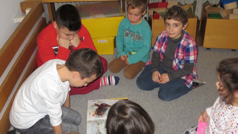 KIGA Rotkreuz - Schüler lesen vor KIGA Rotkreuz - Schüler lesen vor