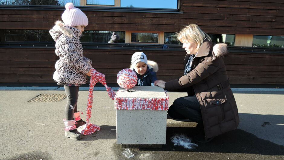 KIGA Rheindorf: Poller sichtbar machen KIGA Rheindorf: Poller sichtbar machen