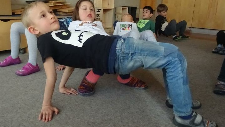 KIGA Rosenlächer im Yogafieber KIGA Rosenlächer im Yogafieber
