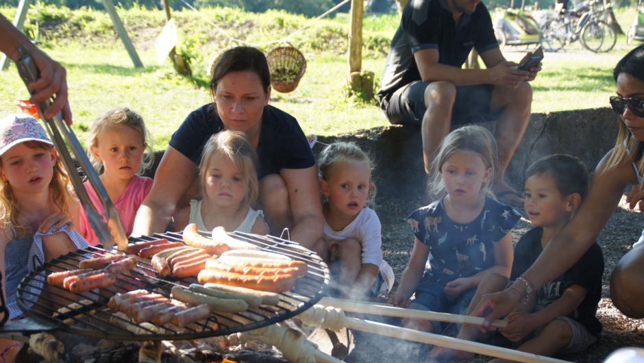 Familienzeit im Riedkindi Familienzeit im Riedkindi
