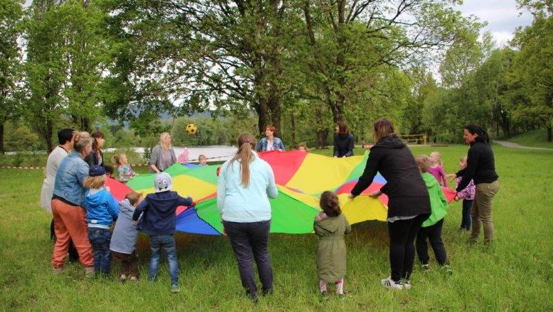 KIGA Wiesenrain: Muttertagspicknick KIGA Wiesenrain: Muttertagspicknick