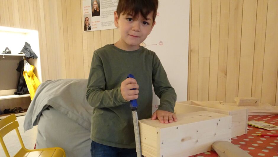 KIGA Am Schlatt: Hört mal wer da hämmert! KIGA Am Schlatt: Hört mal wer da hämmert!