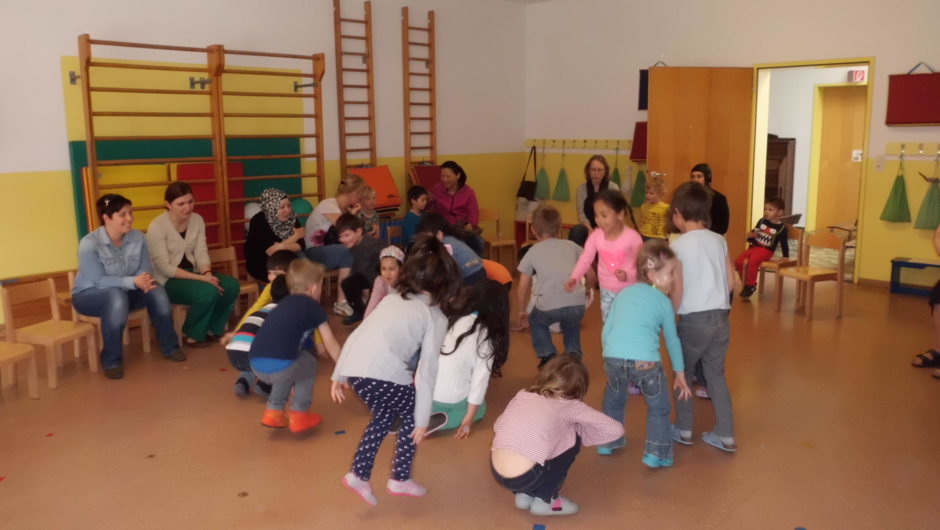 Singen und tanzen mit Kasperl und Seppl! Singen und tanzen mit Kasperl und Seppl!