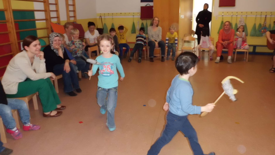Singen und tanzen mit Kasperl und Seppl! Singen und tanzen mit Kasperl und Seppl!